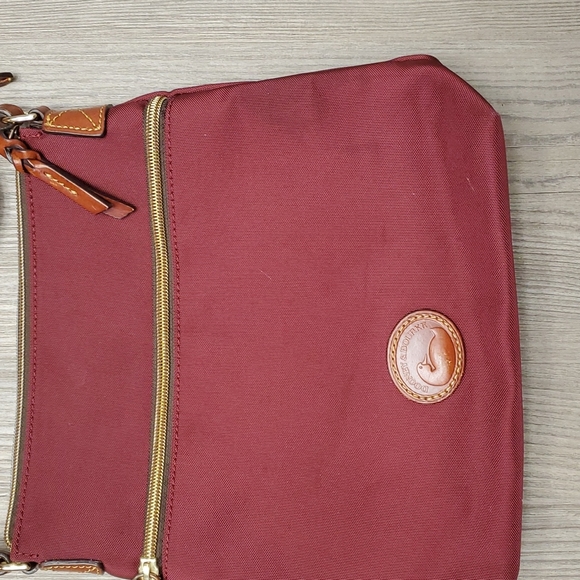 Dooney & Bourke crossbody - Picture 2 of 10